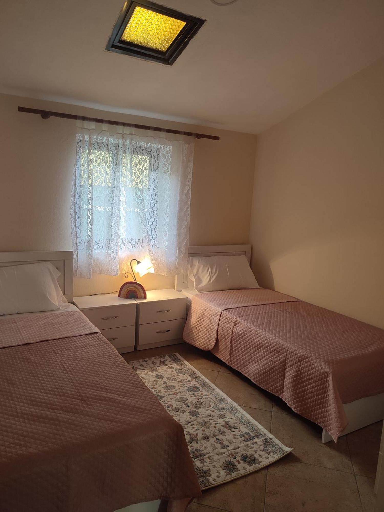 Rooms Xani Tirana Esterno foto
