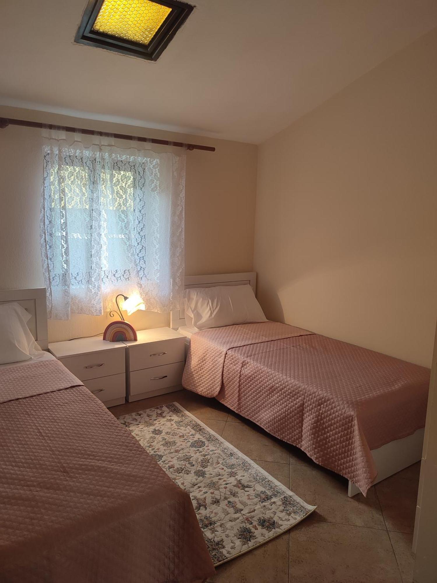 Rooms Xani Tirana Esterno foto